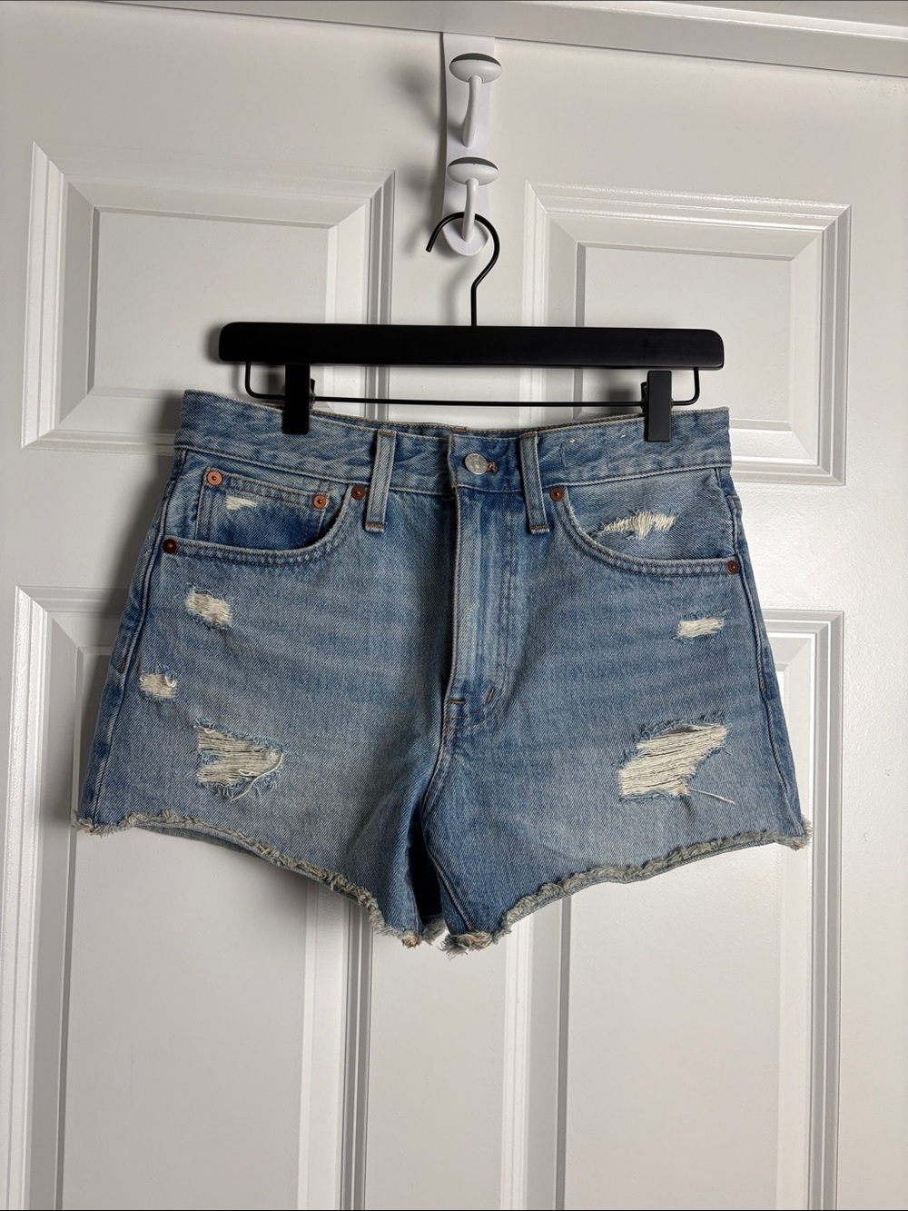 Madewell Shorts distressed light blue relaxed fit